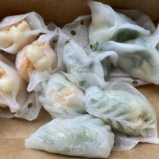 33. Shrimp Ball with spinach