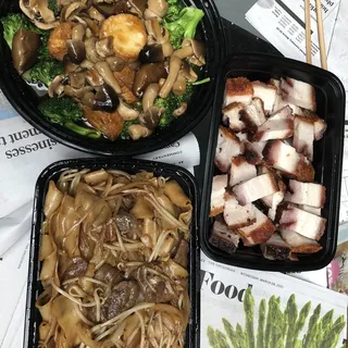 Fried Rice Noodle with Beef