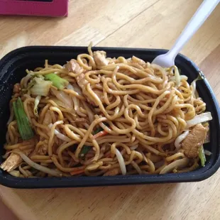 Chicken Lo Mein