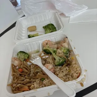Noodles rice and vegetables with shrimp