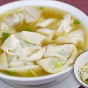 Shanghai Jumbo Wonton Soup