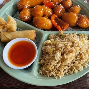 General Tso's Chicken lunch special
