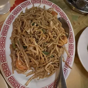 Shrimp lo mein