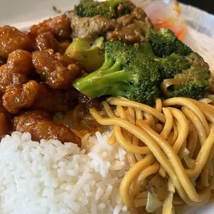Orange Chicken, beef with broccoli