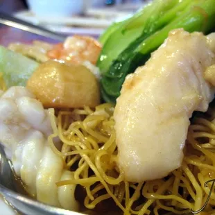 Zhu Pai Chao Mian (Seafood House Noodle)
