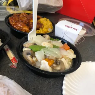 Smaller size of the moo goo gai pan, I love this!