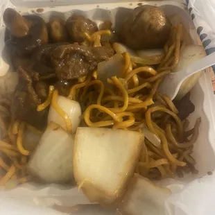 Lo Mein noodles with beef and mushrooms.