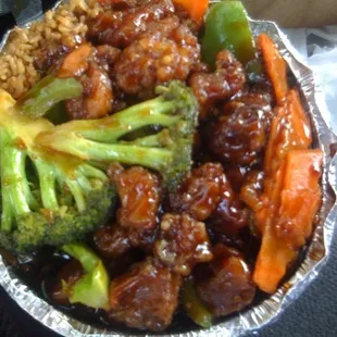 L10 General Tso's Chicken $6.75