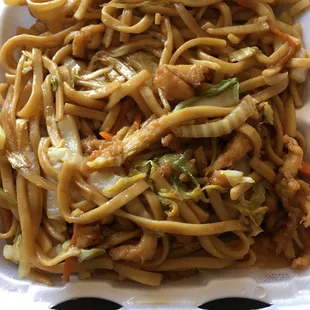 L2. Chicken Lo Mein