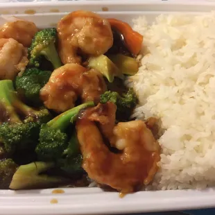My favorite shrimp with broccoli !!!! So good here!