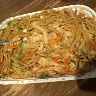 Chicken Lo Mein
