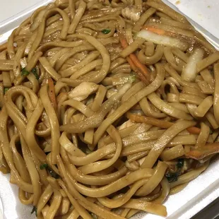 Chicken lo mein