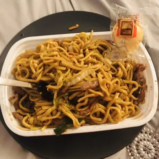 Beef Lo Mein (size large)