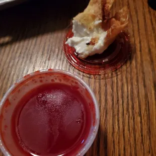 Cream cheese to won ton ratio is good.