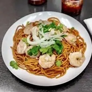Shrimp chow mein
