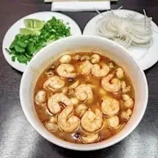 16. Shrimp Tom Yam Soup with Rice Noodle Soup