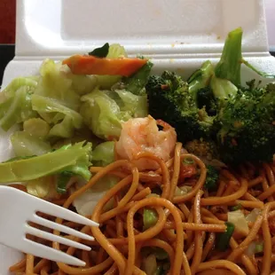 Almost no shrimp or beef.