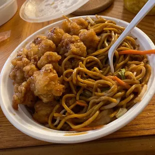 General Tso&apos;s Chicken and Shrimp Lo Mein