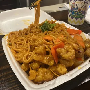 orange chicken w vegetable lo mein