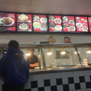 They take forever when they&apos;re getting ready to close. They stop making stuff to early then u have to wait.