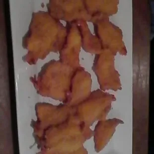 You get lots of Golden Fried Shrimp in this entree! Pictured without sauce.