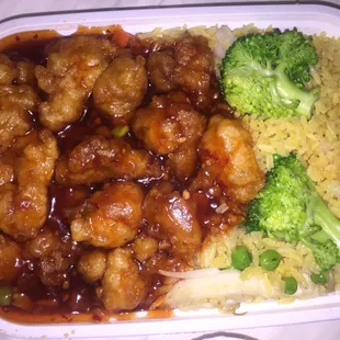 General Tso&apos;s chicken combo with vegetable fried rice