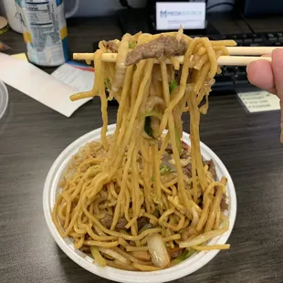 Beef lo mein