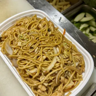 Chicken Lo Mein