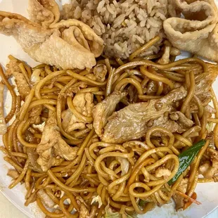 Chicken Lo Mein