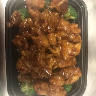 chicken and broccoli in sauce