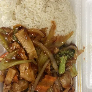 Chicken with garlic sauce