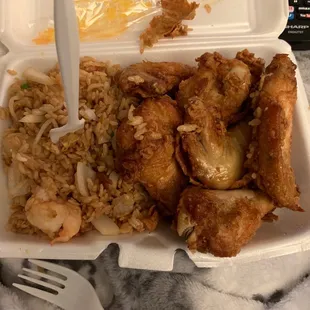 Fried Chicken Wings with Shrimp fried rice