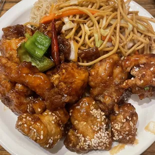 Vegetable Lo Mein/ General TSO/Sesame Chicken