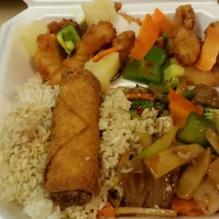 Combination Meal Hunan Beef &amp; Sweet &amp; Sour Chicken