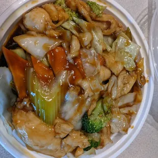Chicken and veggies, plenty of both. Number 37 on menu.