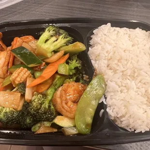 Shrimp with mixed veggies (meal portion - came with egg roll too)