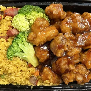 C 6. General Tso&apos;s Chicken Combo - ordered extra spicy - fresh, spicy and tasty