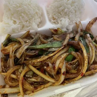 ramen and noodles, food