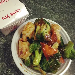 Shrimp with broccoli, taste so delicious! Today still open