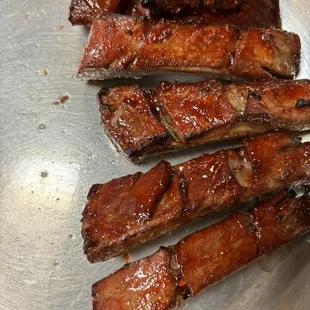 ribs on a metal plate