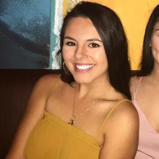 Isabelle R.