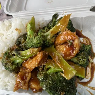 Shrimp and broccoli