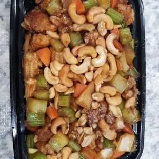 Chicken w/ Cashew nuts