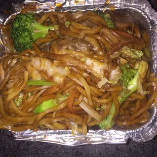 Veggie lo mein ($3.95)
