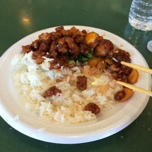 Orange chicken with white rice (one of there many tasty lunch specials)