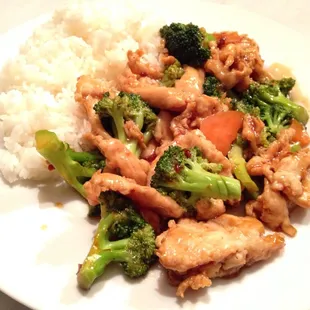 Chicken w/Broccoli in Garlic Sauce