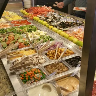 Salad, crab kegs, mussels, crawdads, and shrimp bar