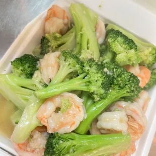 Shrimp with broccoli
