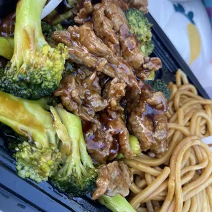 Broccoli Beef with Lo Mein 3/4