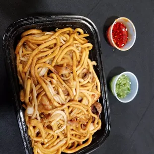 Stir fried fresh noodles with seafood